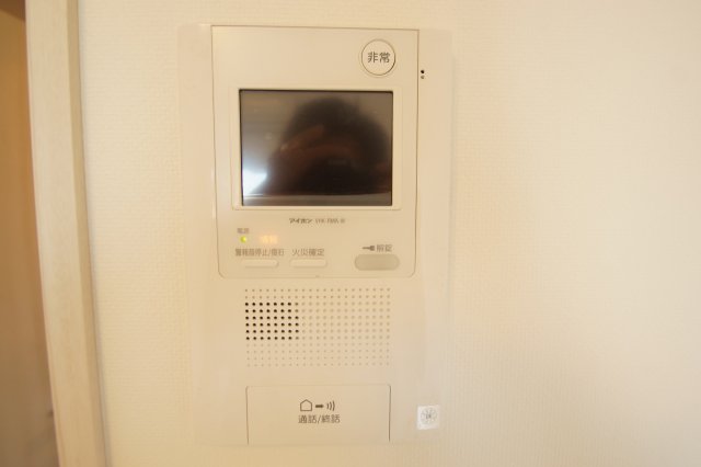 セキュリティ　来訪者が確認できる女性に安心の「TVモニターホン」