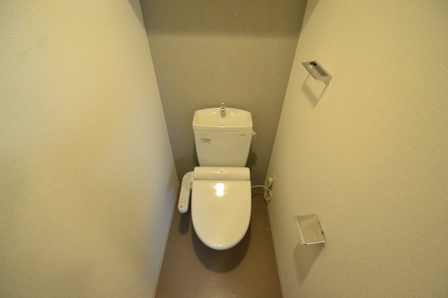 レジュールアッシュ神戸元町のトイレ写真