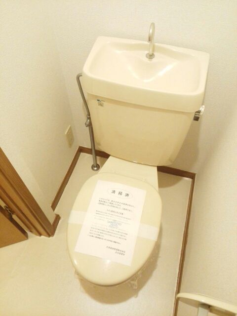 エスポワール寒田Cのトイレ写真