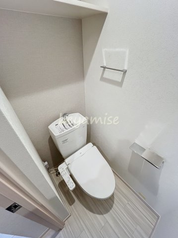 トイレ　※同系型の写真になります。