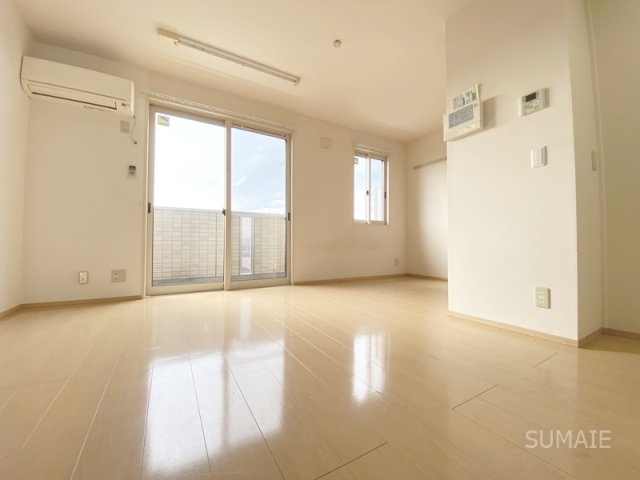 居室・リビング　南西向きの明るいお部屋です！
