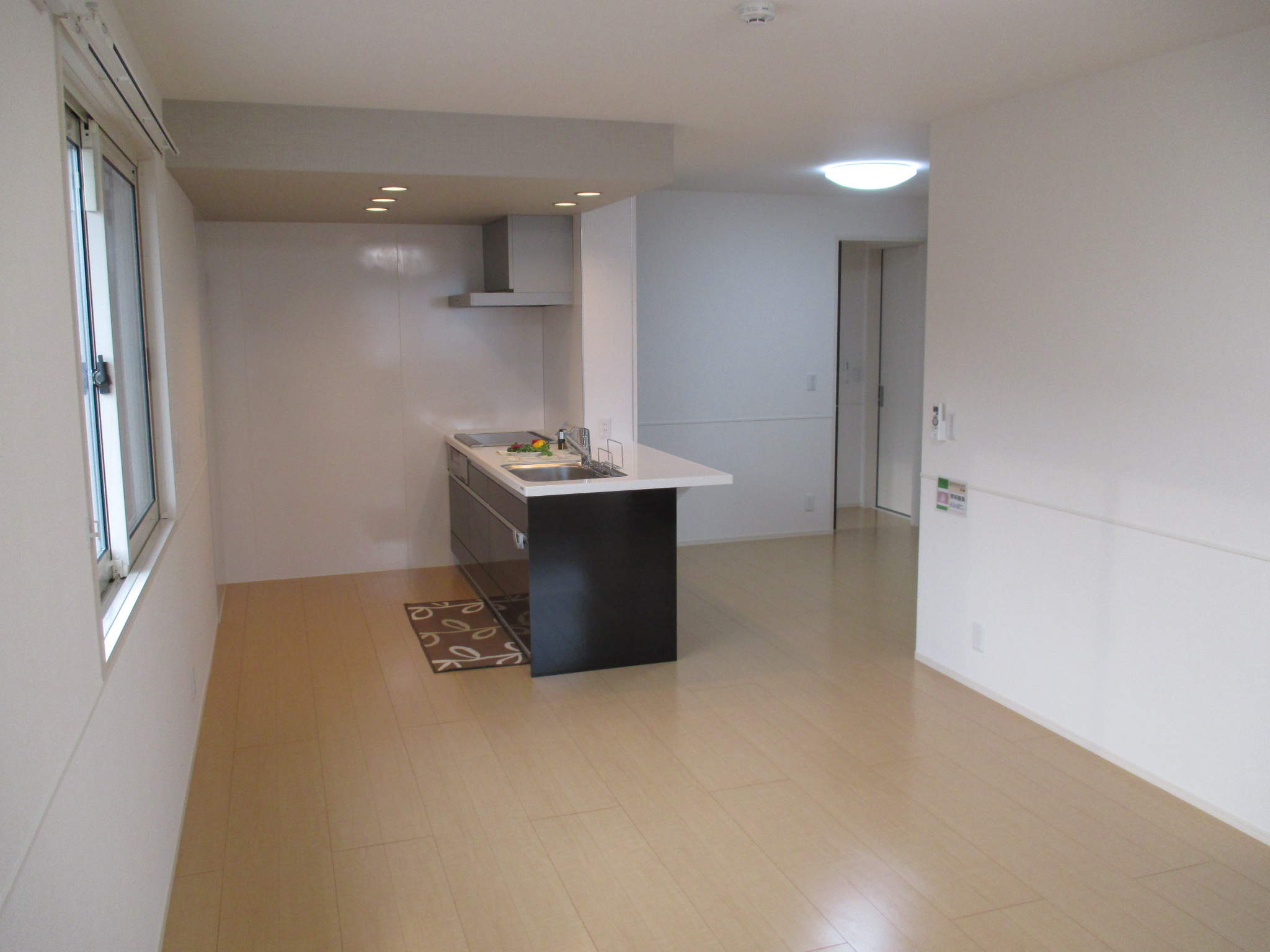 居室・リビング　室内画像は全て同一物件の別部屋です。