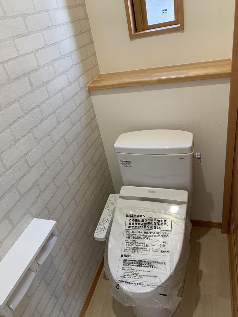 トイレ　ウォシュレット付き