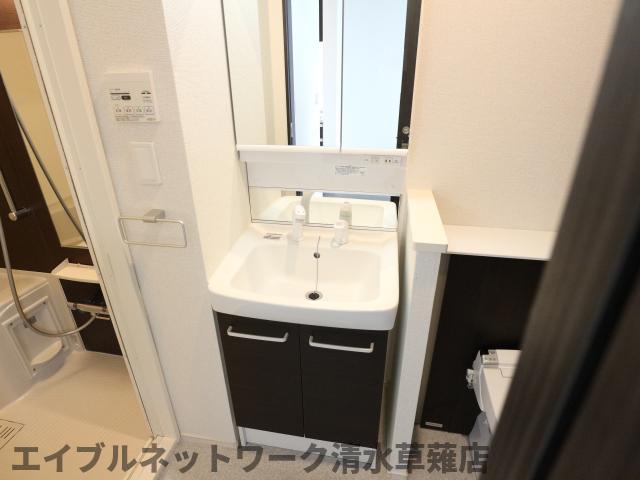 洗面設備　コンパクトで使いやすい洗面所