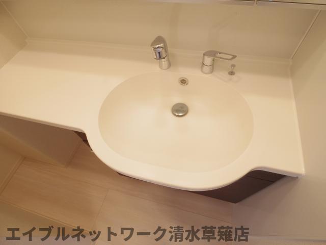 洗面設備　コンパクトで使いやすい洗面所