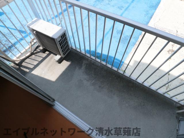 バルコニー　外からの目が気にならないバルコニーで洗濯物が干せます