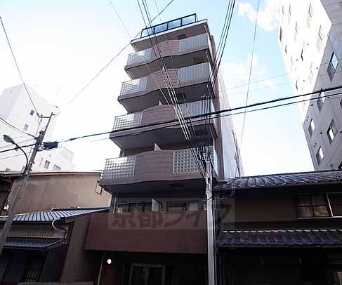 京都市下京区大江町のマンションの建物外観