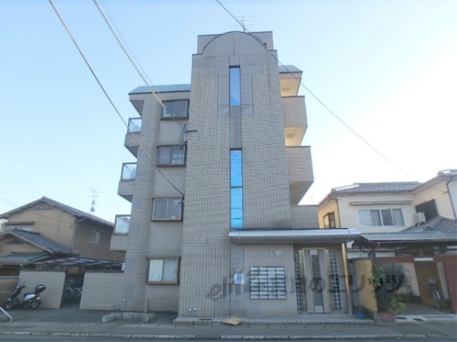 京都市北区大宮田尻町のアパートの建物外観