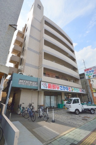 岡山市北区南方のマンションの建物外観