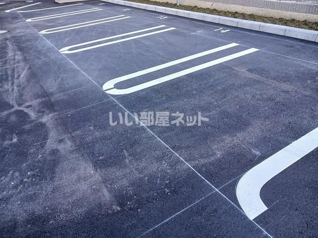 【亀岡市篠町広田のアパートの駐車場】