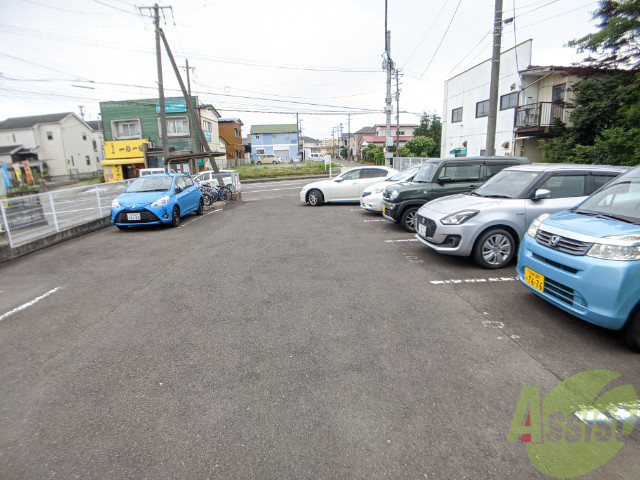 【多賀城市鶴ケ谷のアパートの駐車場】