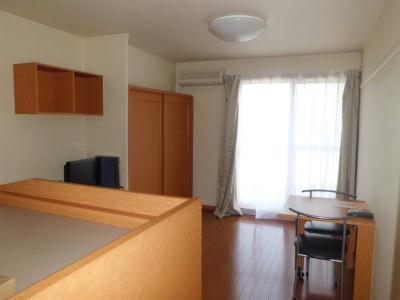 居室・リビング　居室は家具・家電が花ざかり。