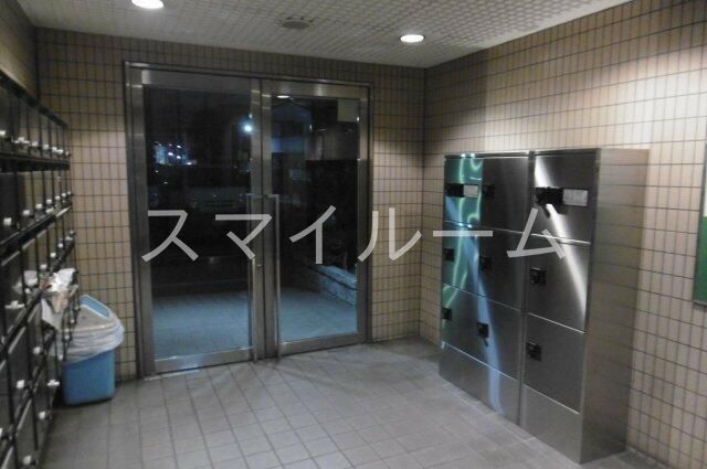 【大田区南六郷のマンションのエントランス】