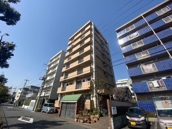 松戸市西馬橋幸町のマンションの建物外観