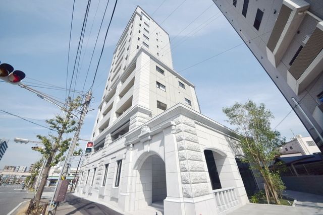 川崎市川崎区浜町のマンションの建物外観