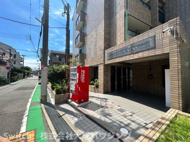 【西宮市広田町のマンションのエントランス】