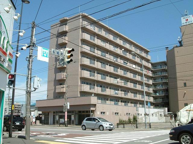 函館市松風町のマンションの建物外観