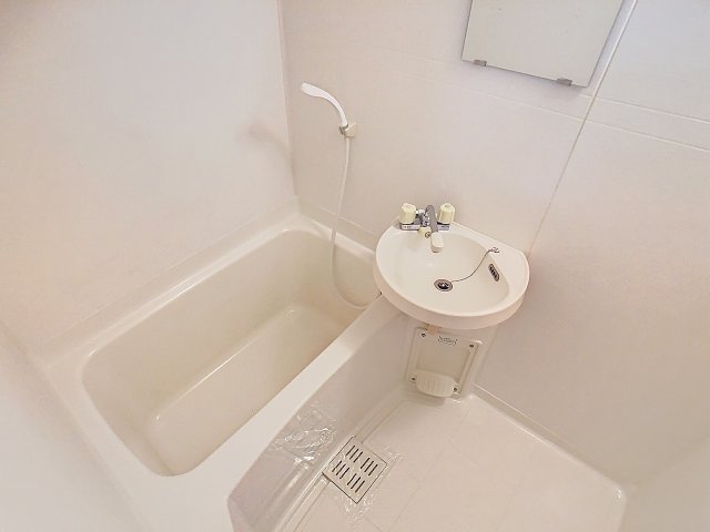 バス・シャワールーム　2025年9月撮影※現況を優先します。