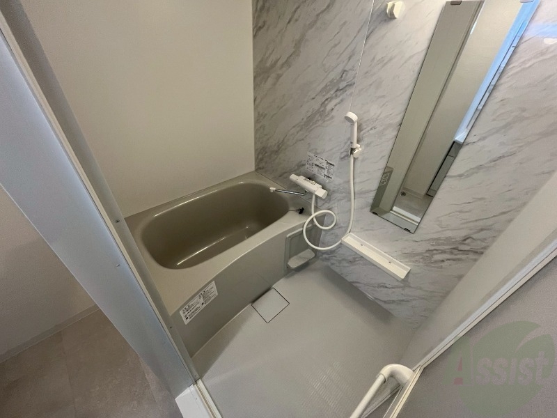 バス・シャワールーム　ユニットバスです。疲れを癒すのに欠かせませんね！