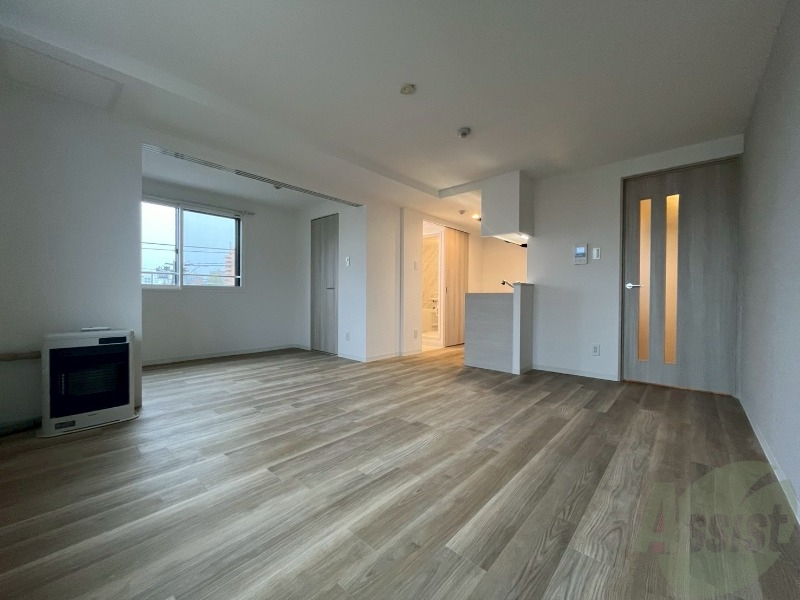 居室・リビング　広くてキレイなお部屋が広がっていて、充実した生活が送れそう。