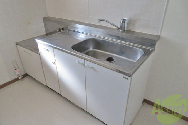 キッチン　キッチンは独立しているので圧迫感がありません。