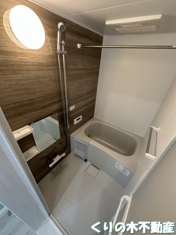 バス・シャワールーム　落ち着いた空間のお風呂です