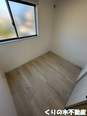 その他部屋・スペース　開放的な寝室です