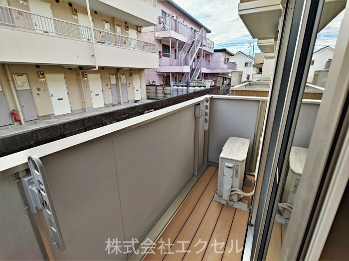 バルコニー　南向きで日当たり良好です。