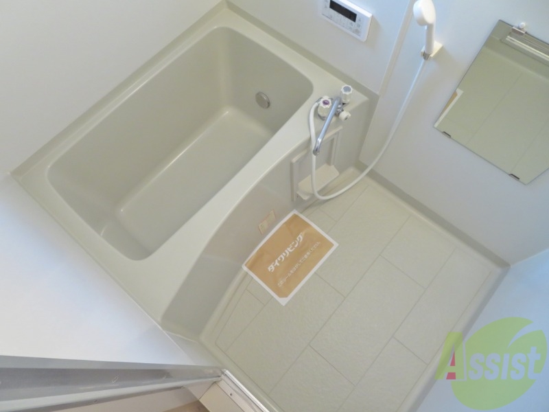 バス・シャワールーム　コチラは浴室です。追い焚き給湯機も御座います。