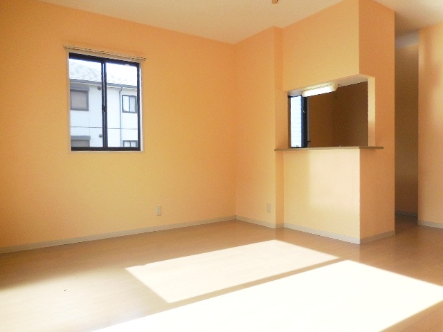 居室・リビング　こちらの居間で趣味の時間をお楽しみください