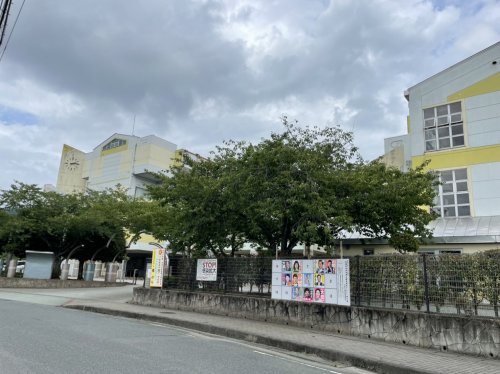 中学校　久留米市立高牟礼中学校（中学校）まで1362m