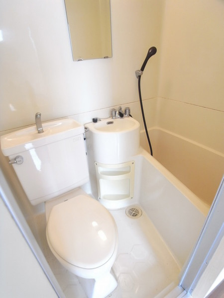 バス・シャワールーム　※別号室の写真です