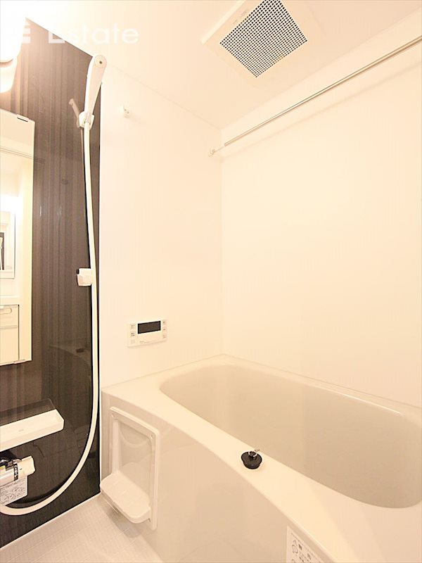 バス・シャワールーム　バスルーム