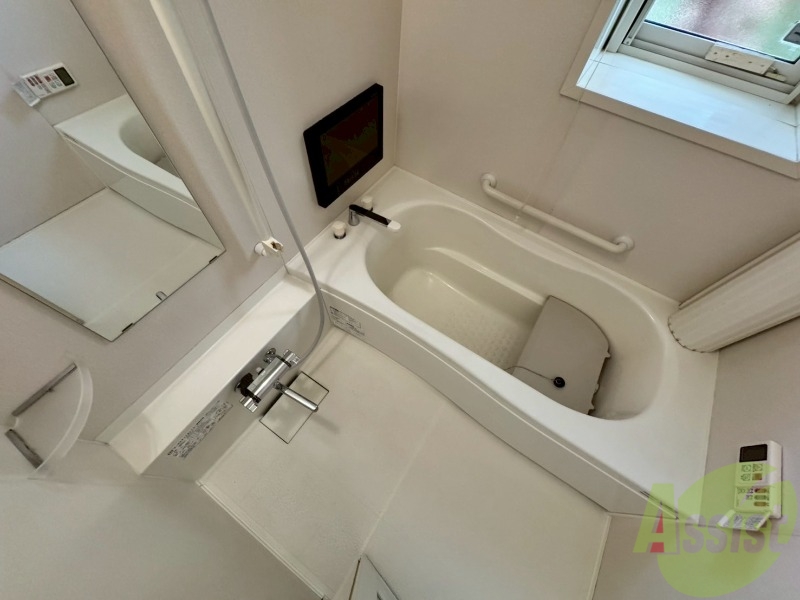 バス・シャワールーム　お風呂になります。一日の疲れを癒してくださいね。