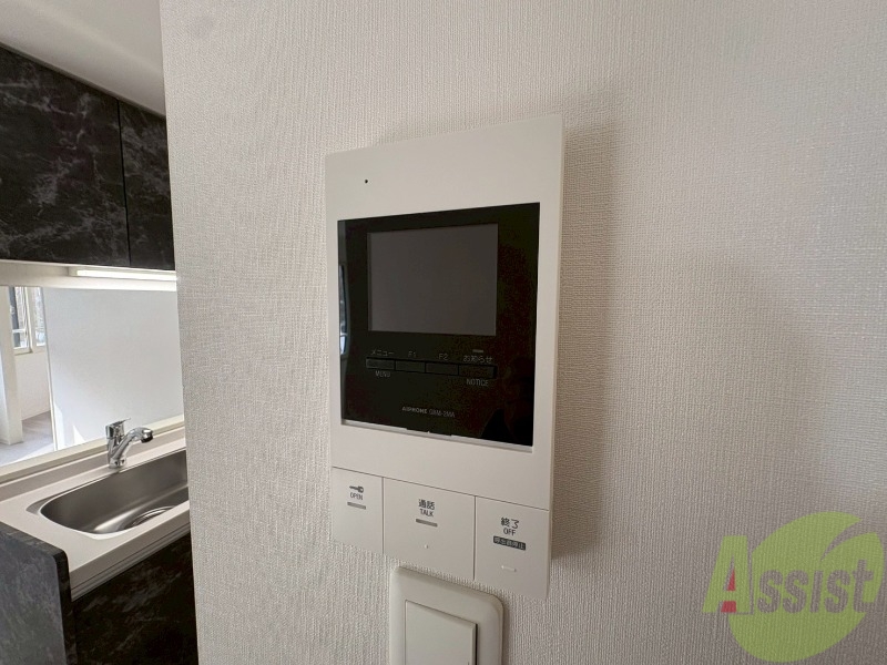 セキュリティ　ＴＶモニター付インターホンです。来客者の顔が見えるので安心！