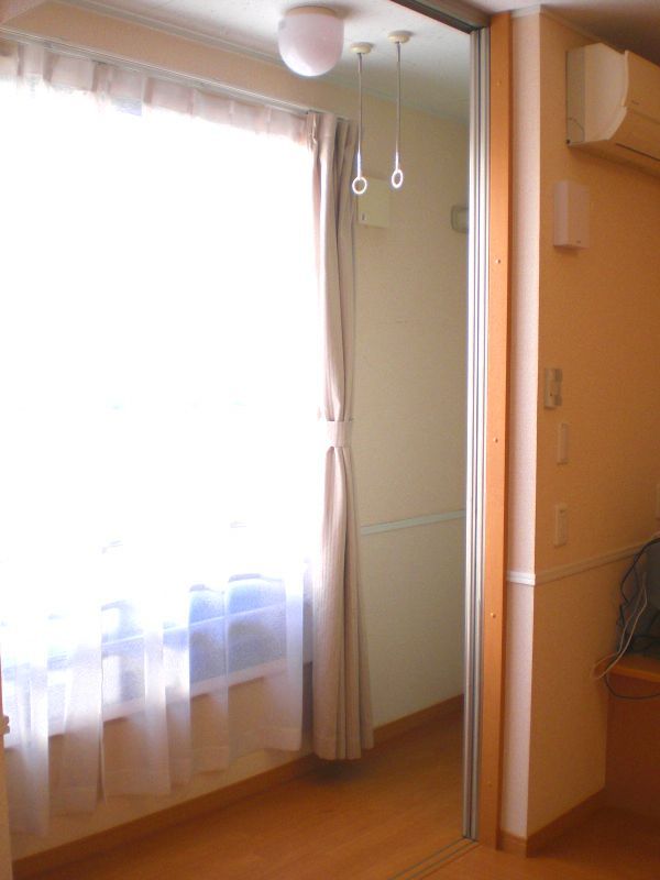 居室・リビング　雨の日はSコートで室内干しを・・・