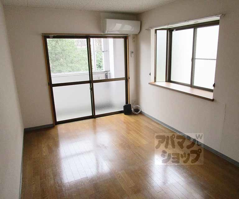 居室・リビング　２０１号室の写真です。