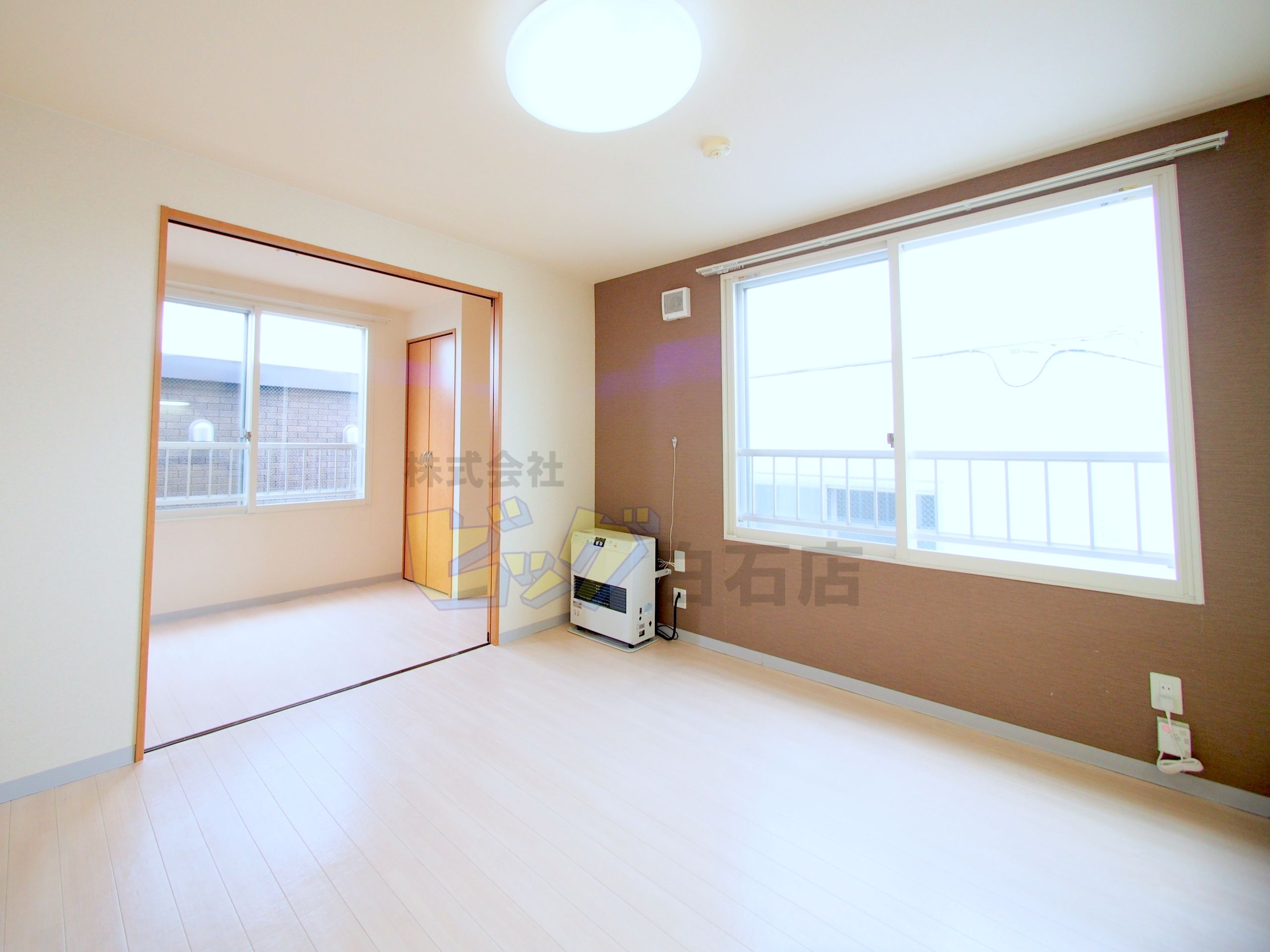 居室・リビング　明るいリビングです♪