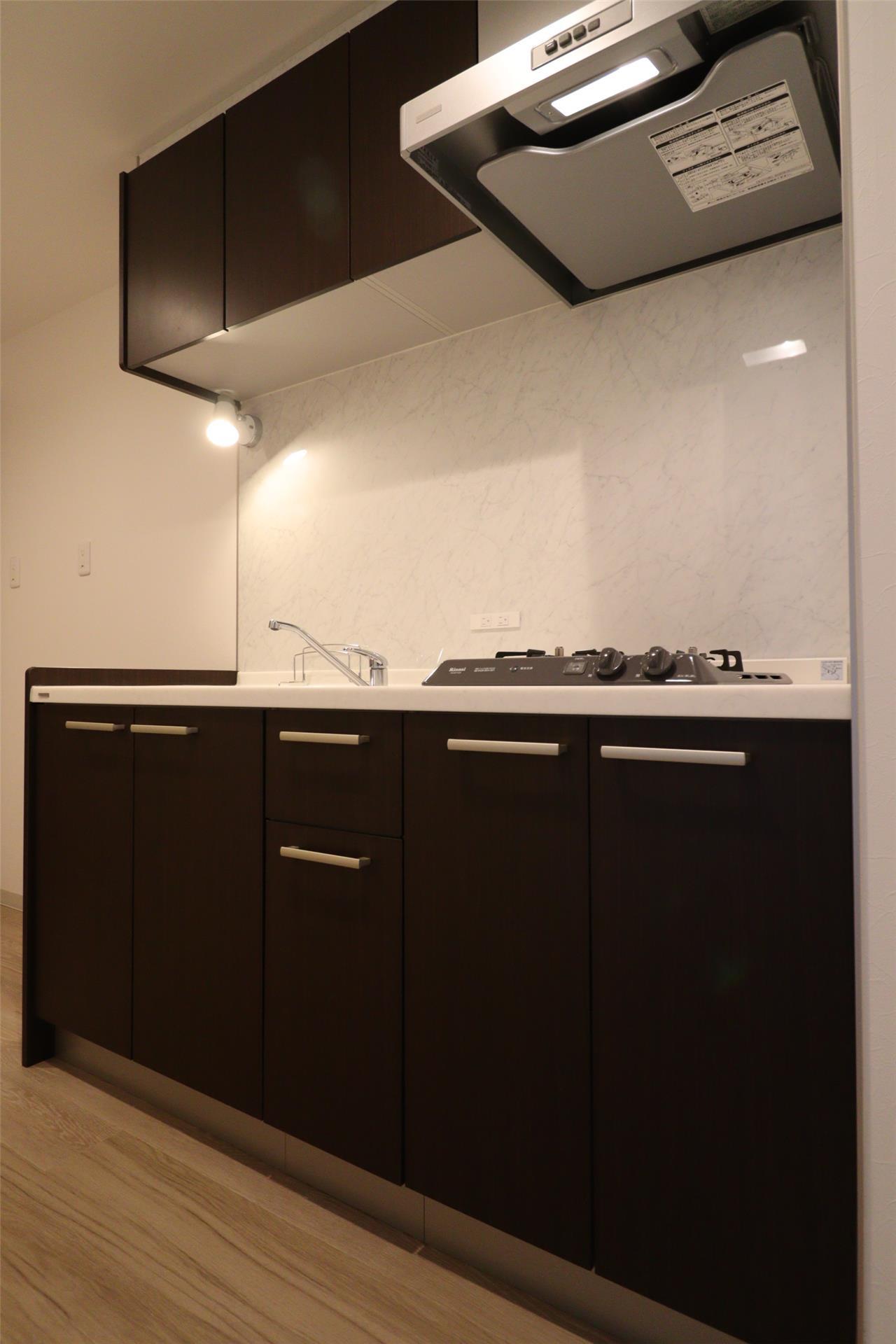 キッチン　同物件内別室の写真を使用しております。