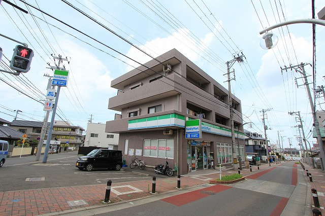 コンビニ　ファミリーマート　宮城野原町店（コンビニ）まで72m