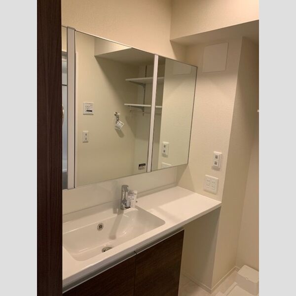 洗面設備　洗髪洗面化粧台