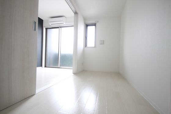 居室・リビング　※別部屋の写真です