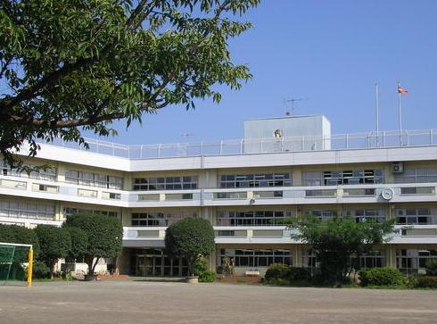 中学校　国分寺市立第一中学校（中学校）まで1889m