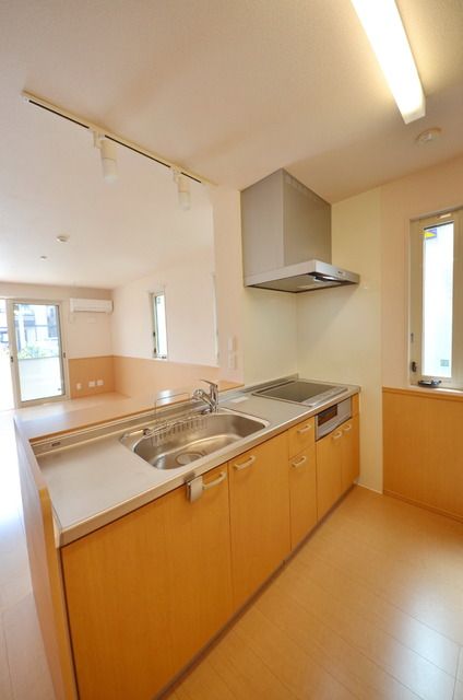 キッチン　☆広いシステムキッチン☆