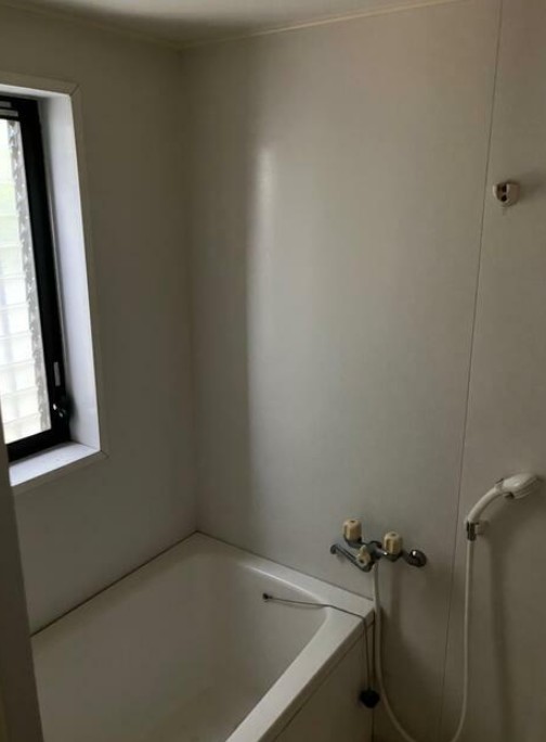 バス・シャワールーム　落ち着いた空間のお風呂です