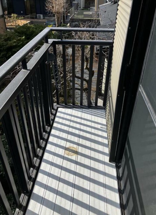 バルコニー　開放的で明るい空間を演出してくれるバルコニーです
