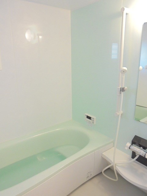 バス・シャワールーム　写真は103号室です