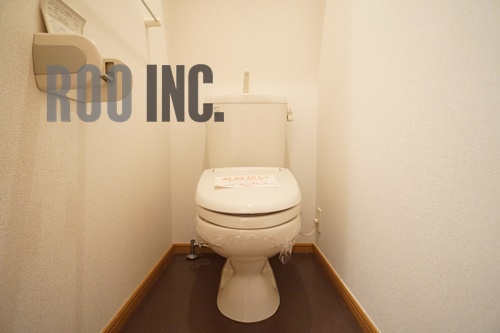 トイレ　写真は反転のお部屋です