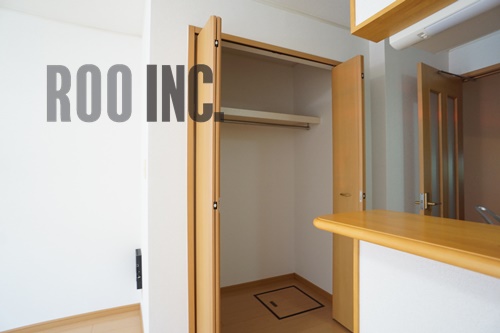 玄関　写真は反転のお部屋です