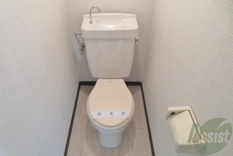 トイレ　お手洗いはこじんまりとした感じがグッドです。